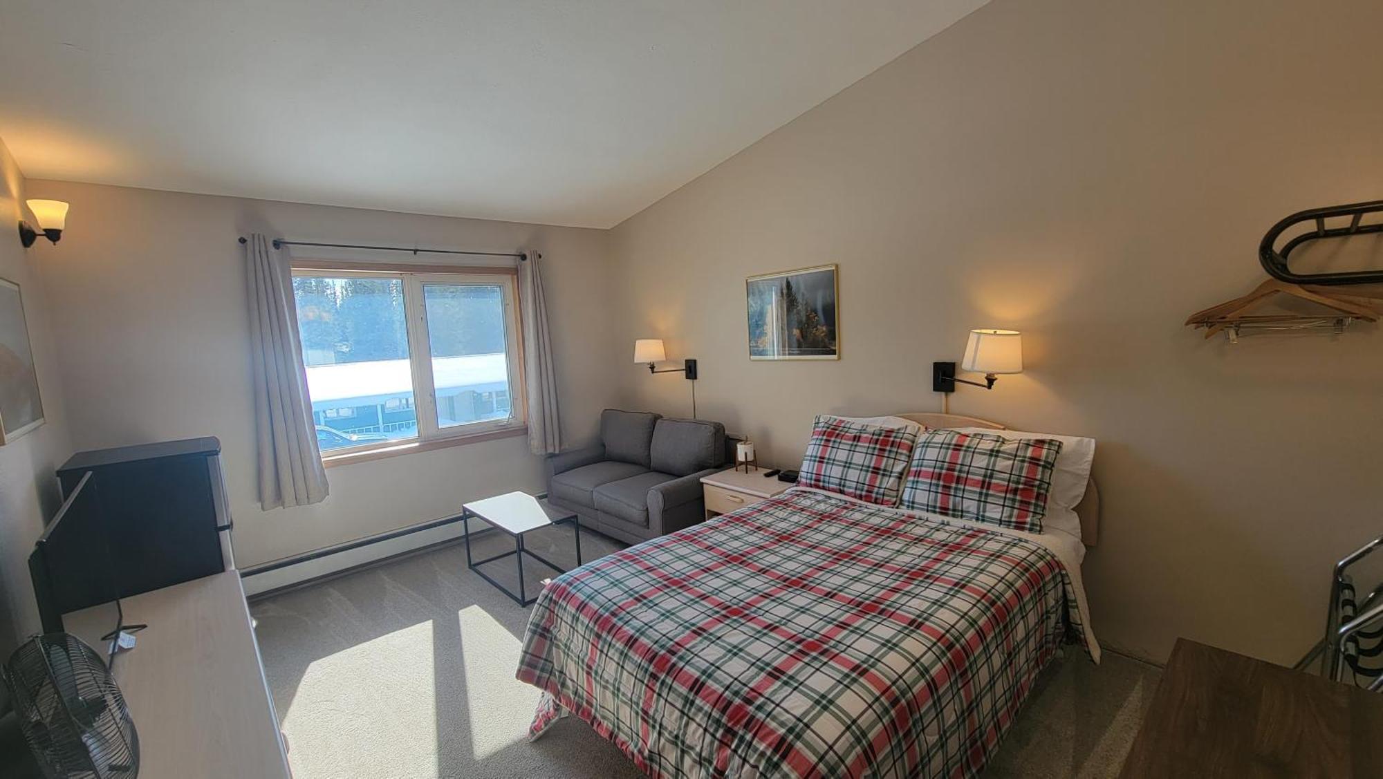 The Golden Bear Motel Ток Екстер'єр фото