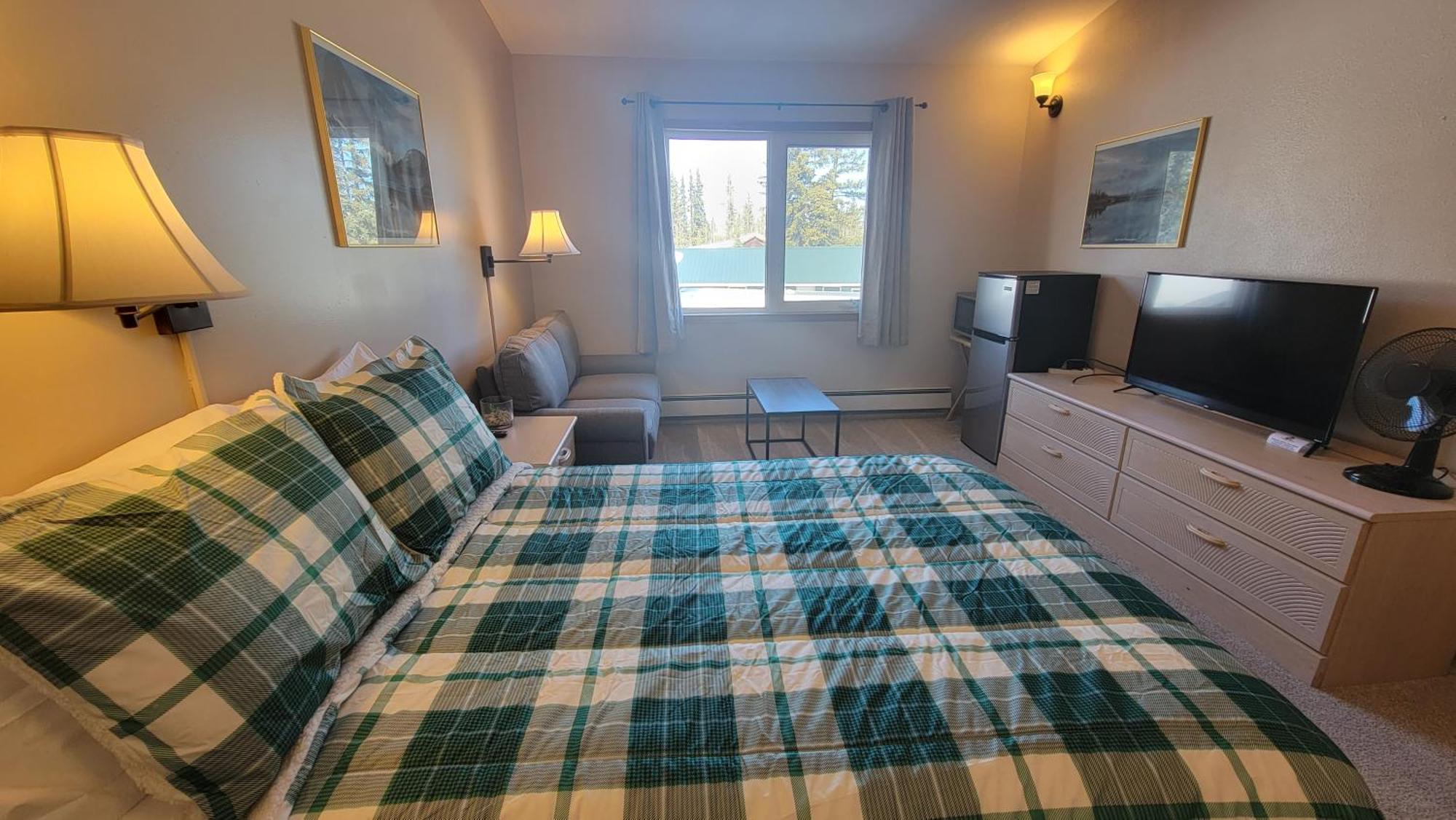 The Golden Bear Motel Ток Екстер'єр фото