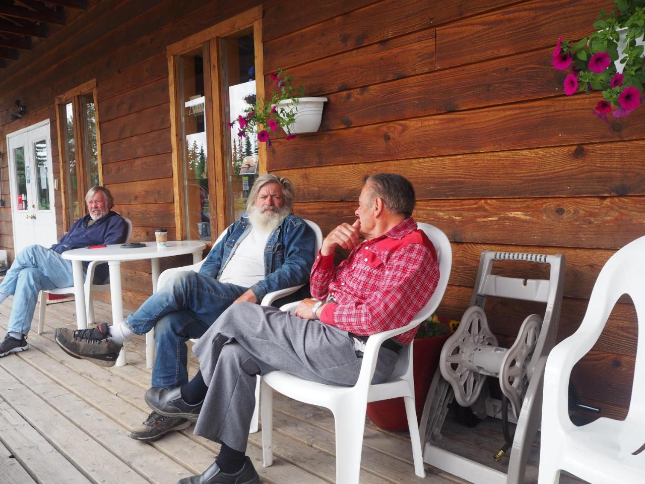 The Golden Bear Motel Ток Екстер'єр фото